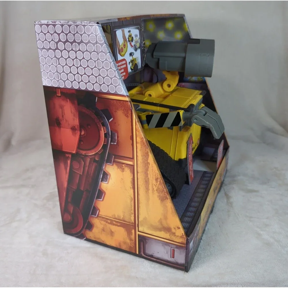 Disney/Pixar Hello Wall-E Remote Control Robot Lights/Sounds Mattel GPN30 NIB - Picture 5 of 9